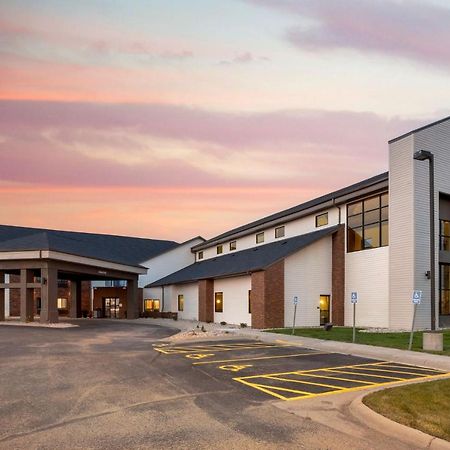 Best Western Watertown Inn & Suites Esterno foto
