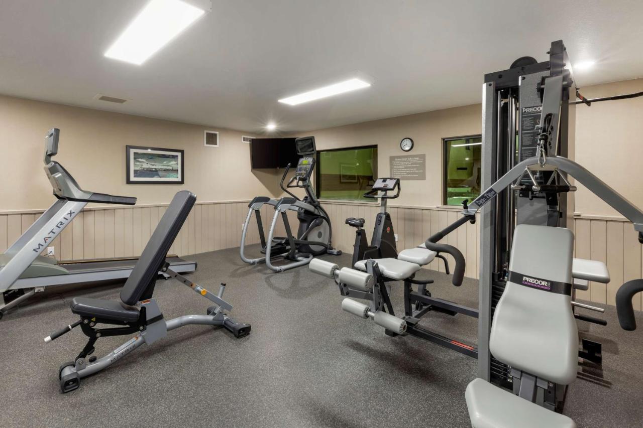 Best Western Watertown Inn & Suites Esterno foto