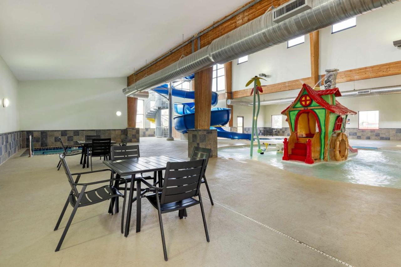 Best Western Watertown Inn & Suites Esterno foto