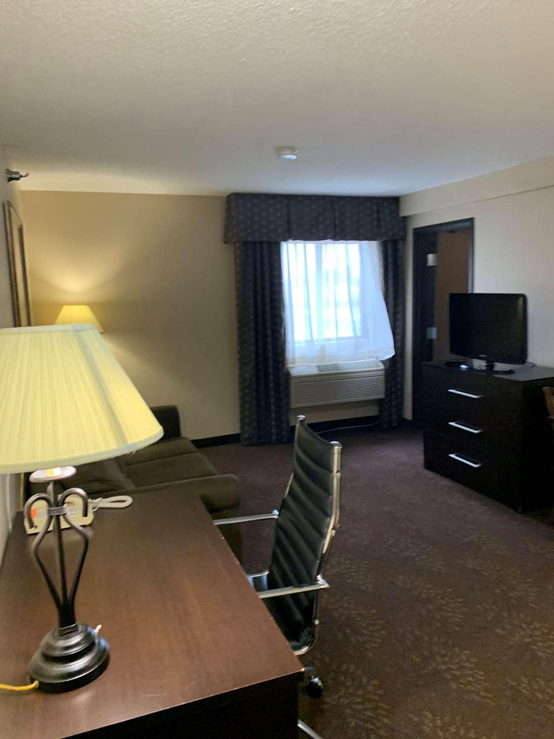 Best Western Watertown Inn & Suites Esterno foto